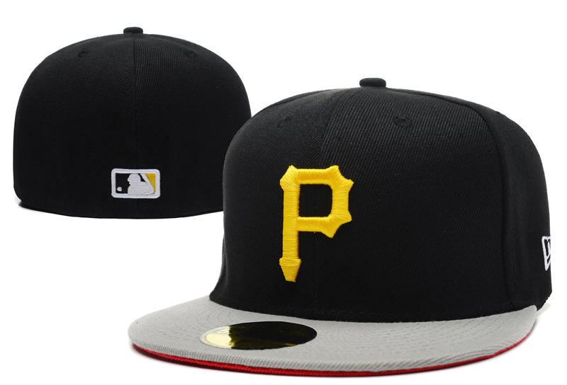 black p fitted hat